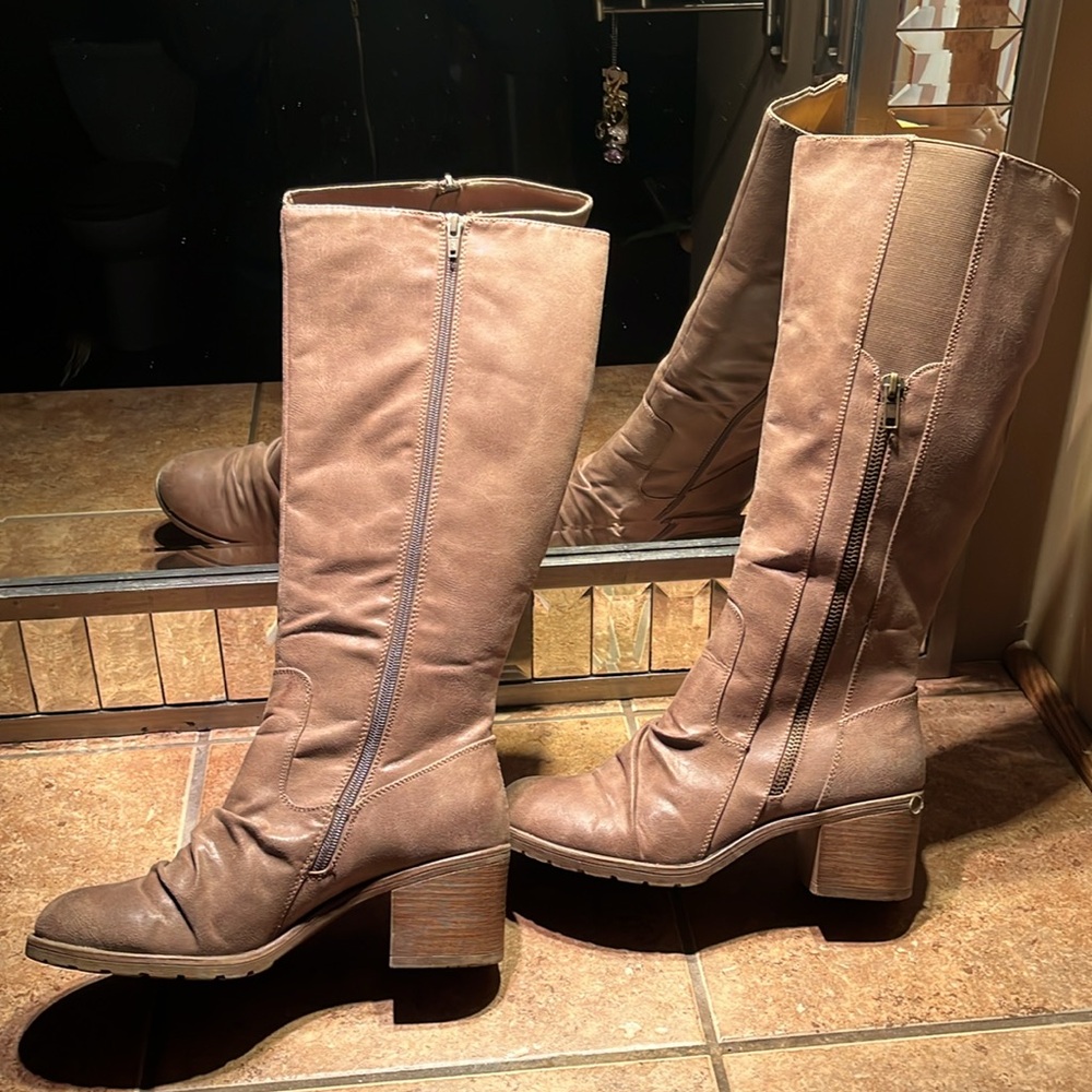 Bare Traps Dallia Tan Boots - Picture 3 of 8